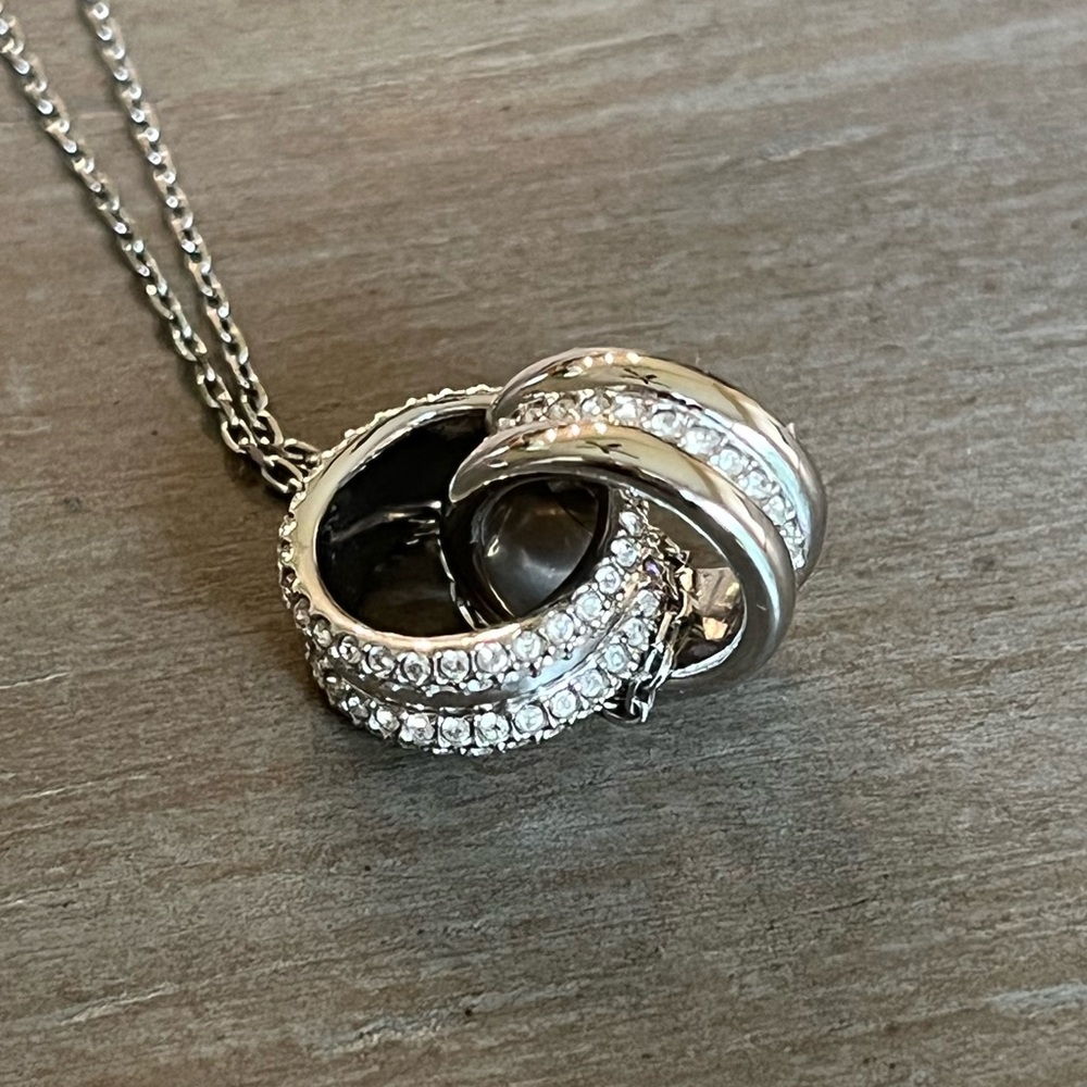 Silver toned Swarovski adjustable necklace